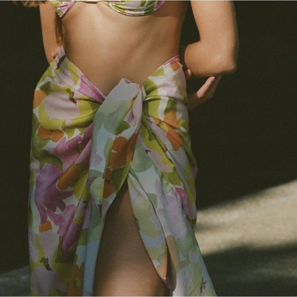 With Jean Other - WITH JEAN LOU SARONG